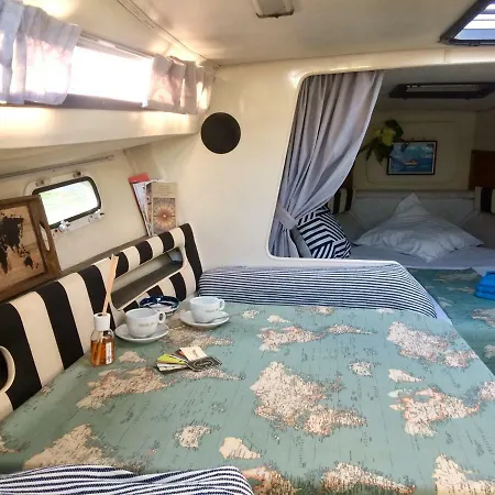 Yacht Experience Barcelona Ботель *