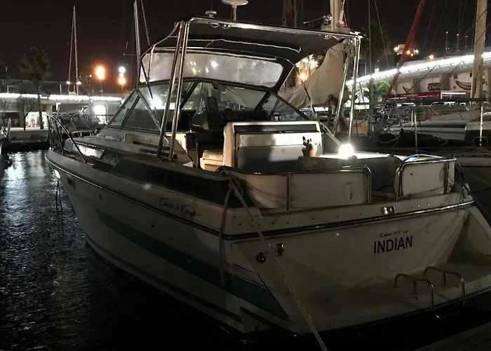 Yacht Experience Barcelona 보트호텔 산트 아드리아 데 베소스