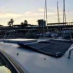 بوتيل Yacht Experience Barcelona