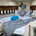 Yacht Experience Barcelona بوتيل