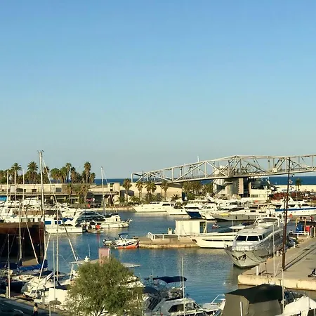 Πλωτό κατάλυμα Yacht Experience Barcelona *