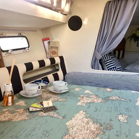 Yacht Experience Barcelona بوتيل